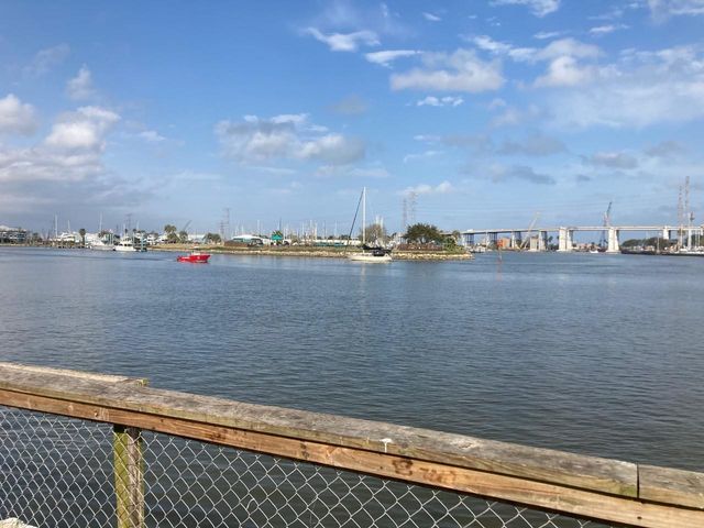 921 Ivy Road, Clear Lake Shores, TX 77565