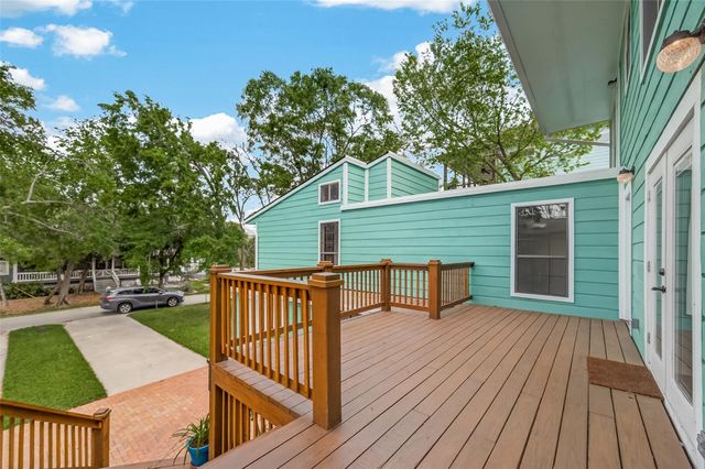 921 Ivy Road, Clear Lake Shores, TX 77565