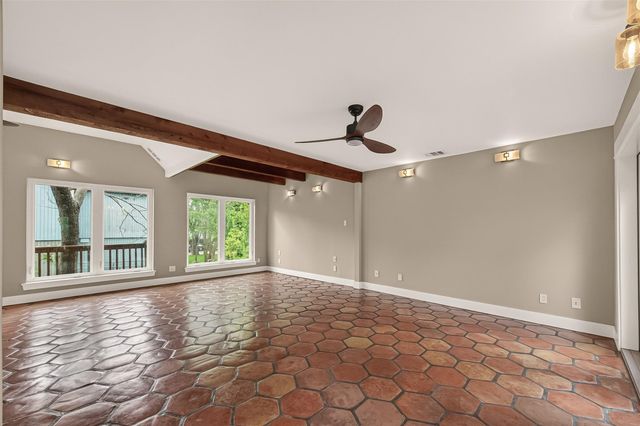 921 Ivy Road, Clear Lake Shores, TX 77565