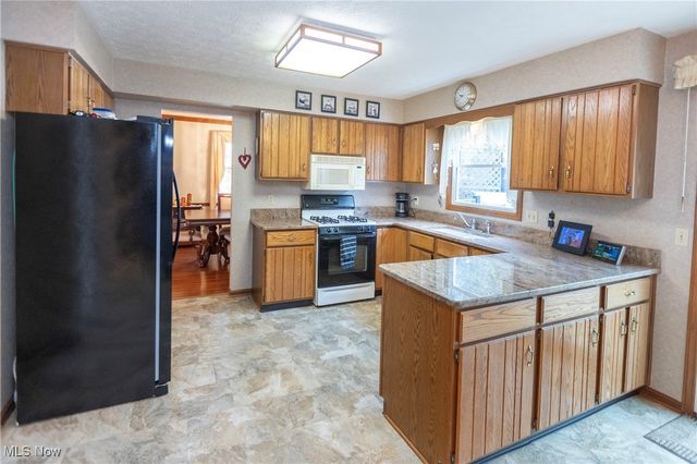 25148 Tara Lynn Drive, North Olmsted, OH 44070