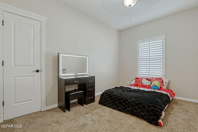 1012 MAXIMO Drive, El Paso, TX 79932