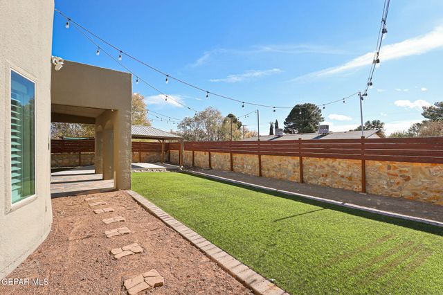 1012 MAXIMO Drive, El Paso, TX 79932