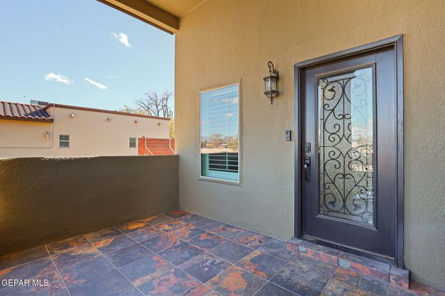 1012 MAXIMO Drive, El Paso, TX 79932