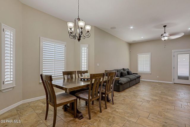 1012 MAXIMO Drive, El Paso, TX 79932