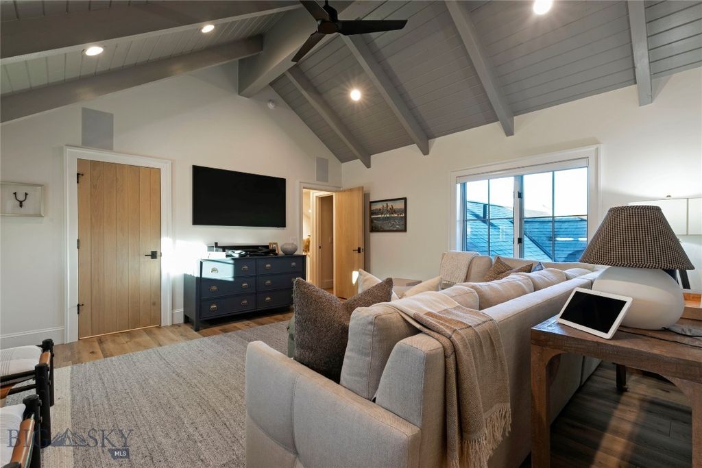 Address unavailable. photo 49