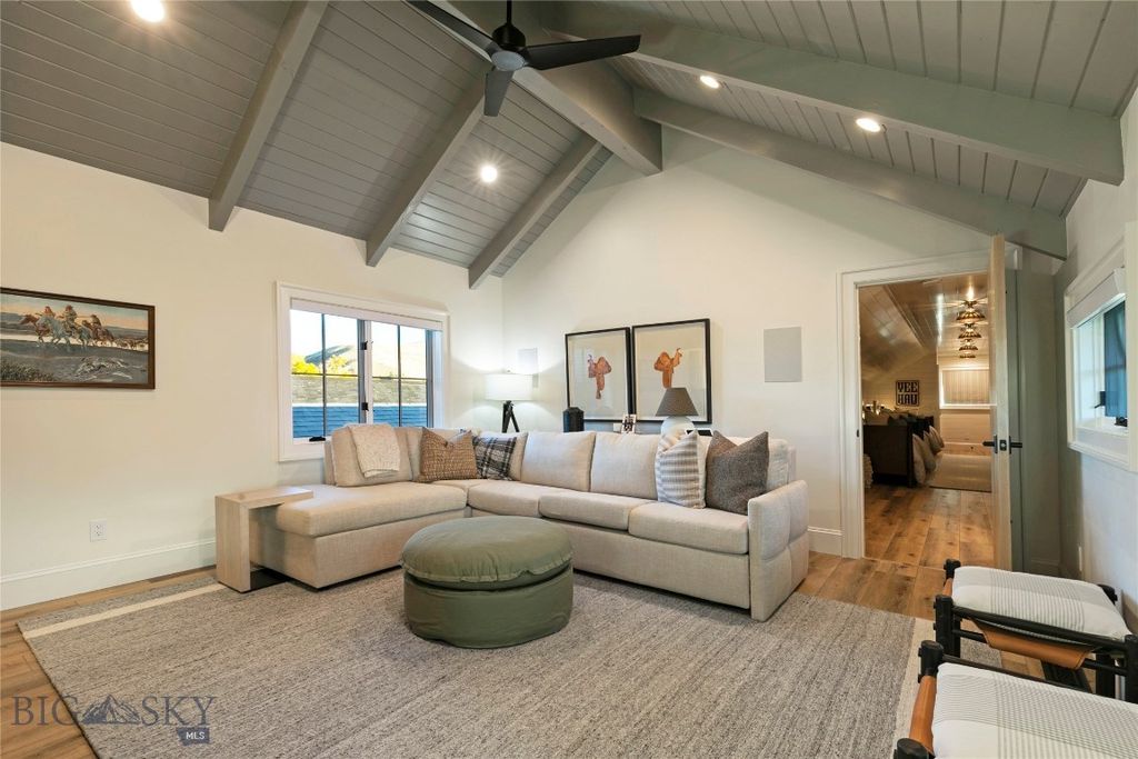 Address unavailable. photo 50