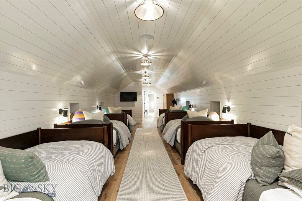 Address unavailable. photo 53