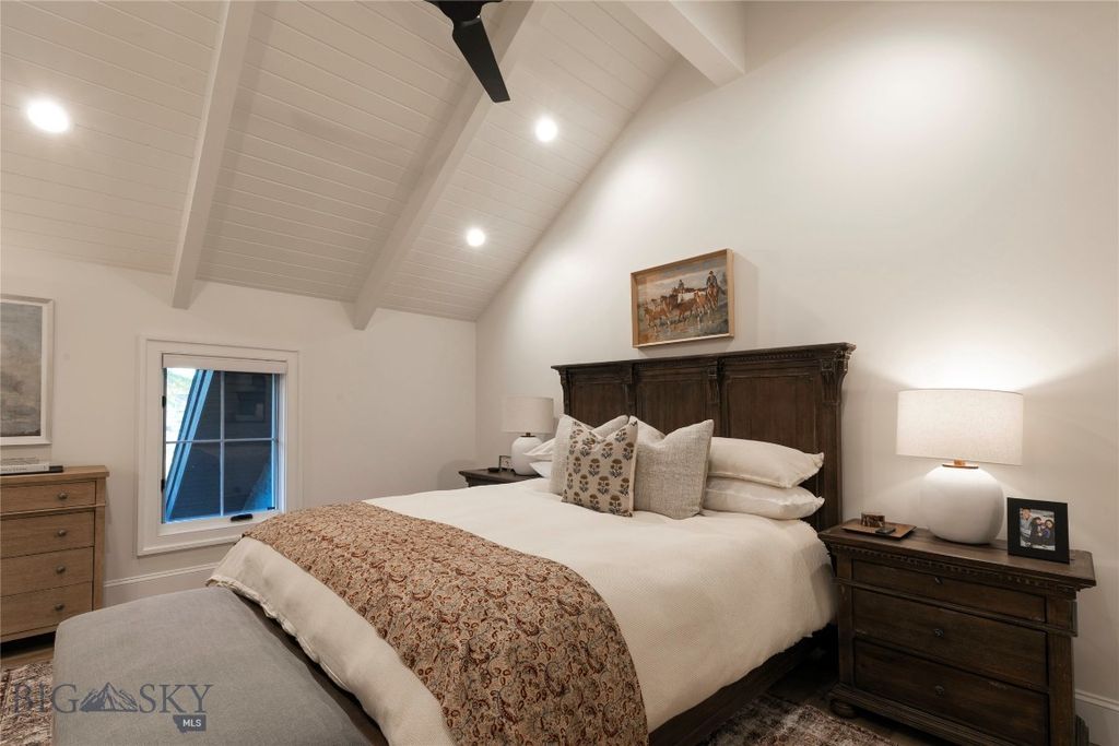 Address unavailable. photo 57