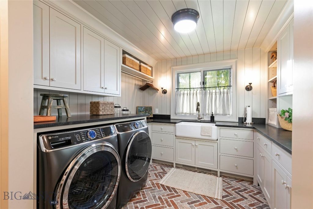 Address unavailable. photo 60