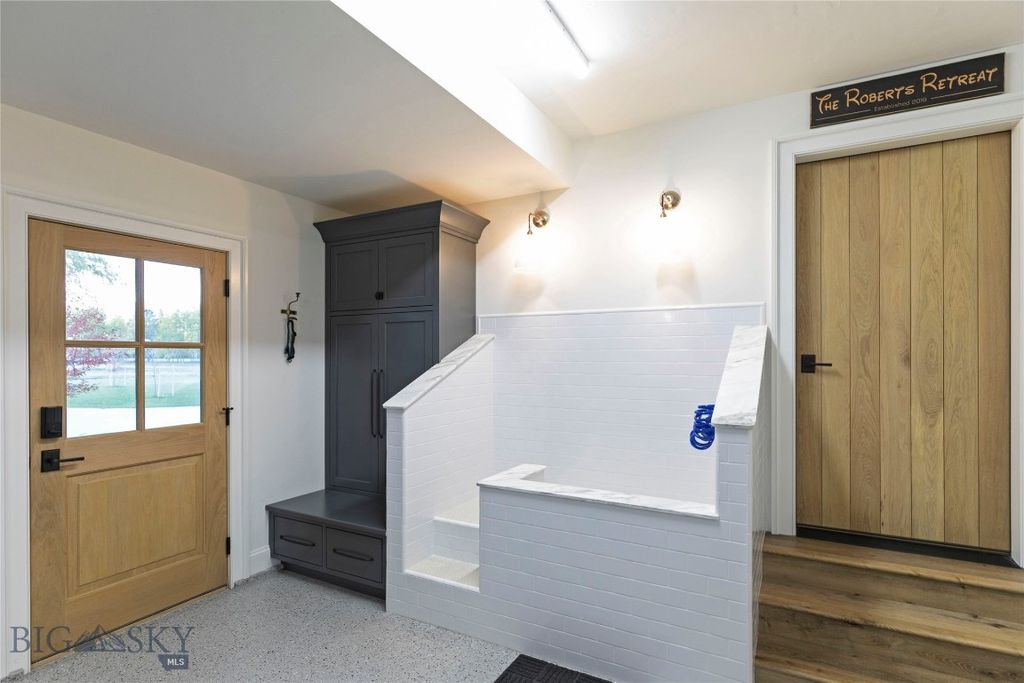 Address unavailable. photo 62