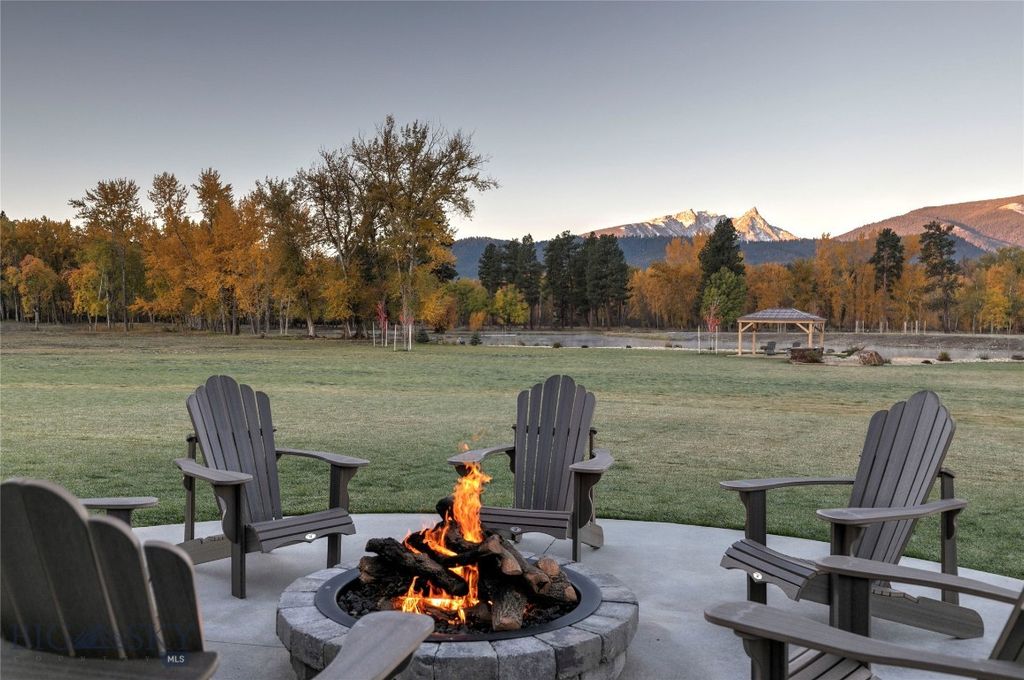 Address unavailable. photo 77