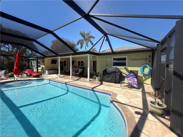 2204 SE 15th TER, Cape Coral, FL 33990
