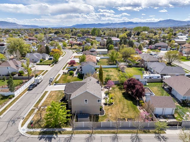 9842 S 3265 W, South Jordan, UT 84095