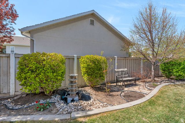 9842 S 3265 W, South Jordan, UT 84095