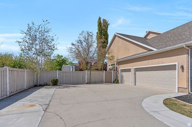 9842 S 3265 W, South Jordan, UT 84095