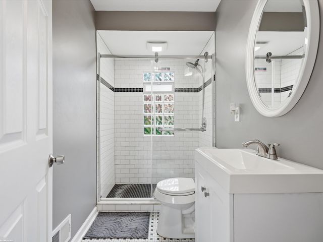 25750 Send Street, Roseville, MI 48066