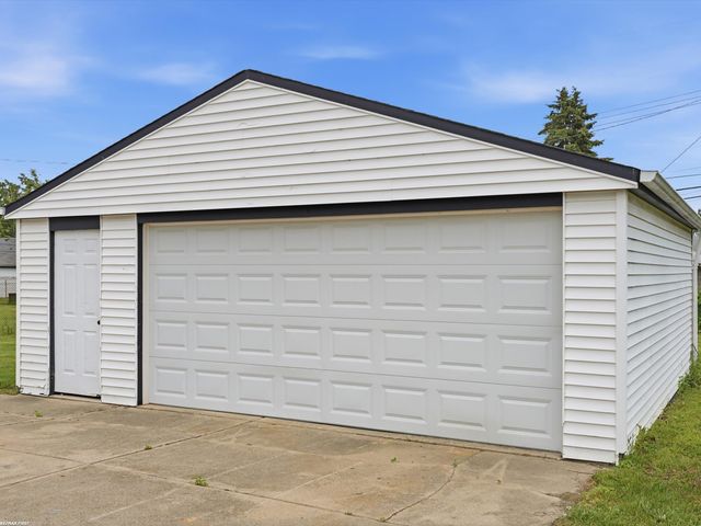 25750 Send Street, Roseville, MI 48066