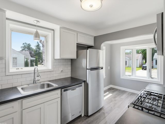 25750 Send Street, Roseville, MI 48066