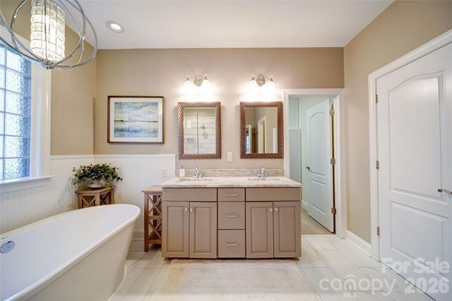 4763 River Hills Drive, Denver, NC 28037