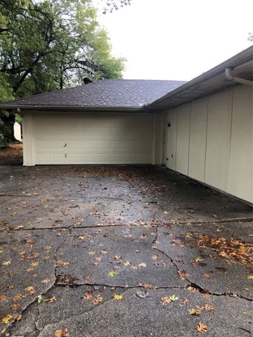 103 N VENICE Drive, Duncanville, TX 75116