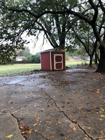 103 N VENICE Drive, Duncanville, TX 75116