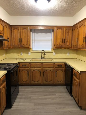 103 N VENICE Drive, Duncanville, TX 75116