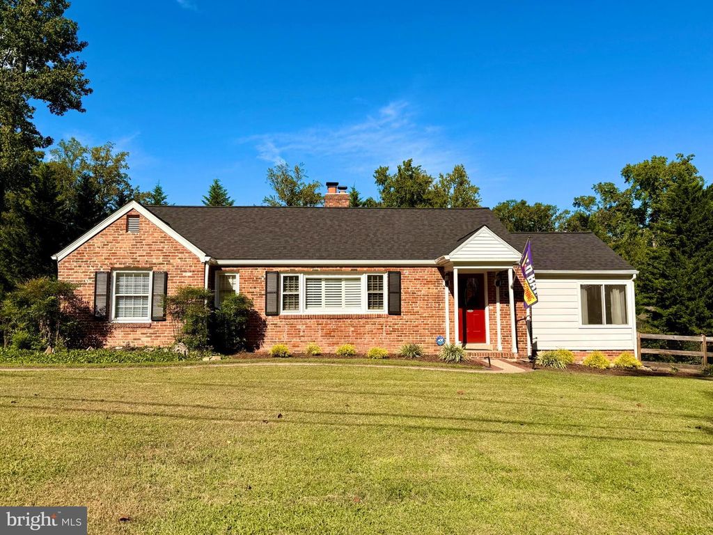 1506 HOLLINDALE DR, Alexandria, VA 22306