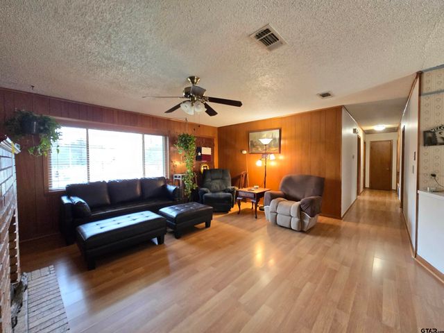 15560 State Highway 31, Brownsboro, TX 75756