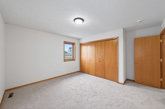 667 Aurora Avenue, Saint Paul, MN 55104