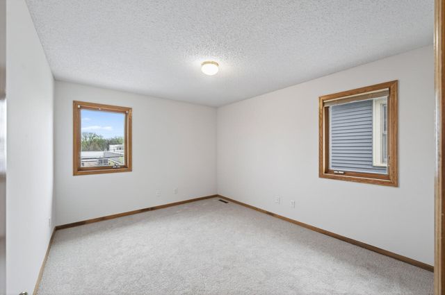 667 Aurora Avenue, Saint Paul, MN 55104