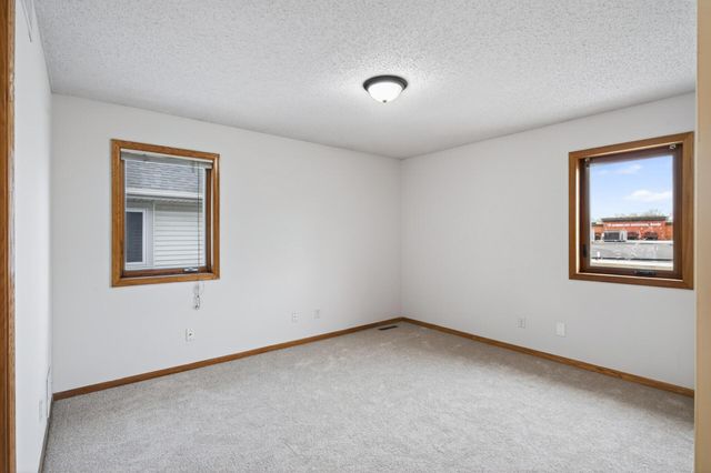 667 Aurora Avenue, Saint Paul, MN 55104