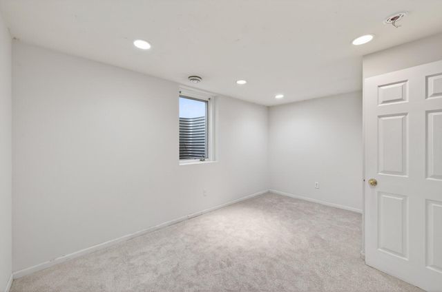 667 Aurora Avenue, Saint Paul, MN 55104