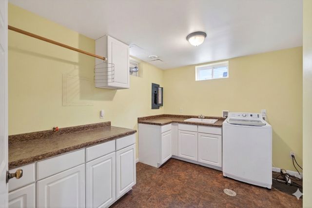 667 Aurora Avenue, Saint Paul, MN 55104