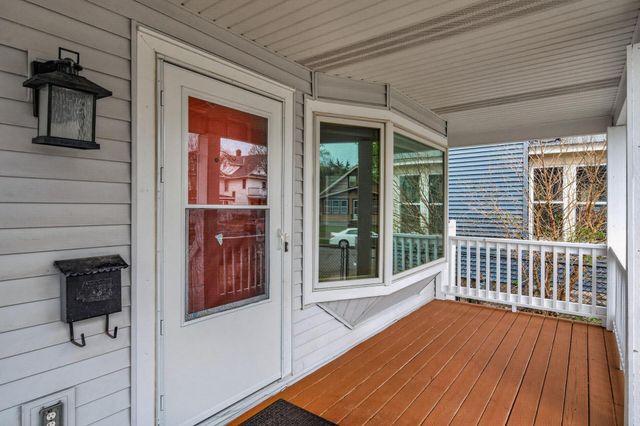 667 Aurora Avenue, Saint Paul, MN 55104