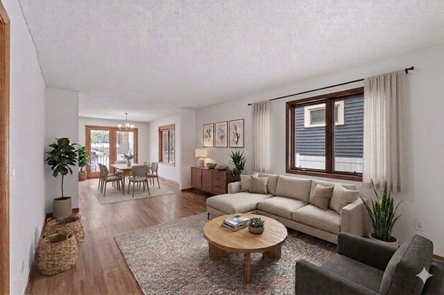 667 Aurora Avenue, Saint Paul, MN 55104