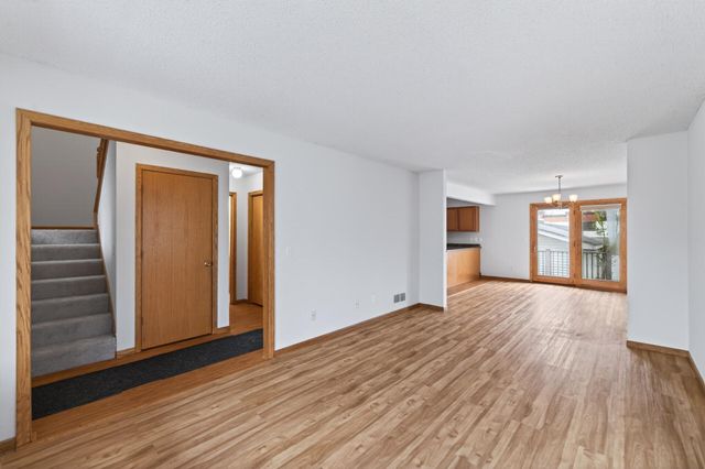 667 Aurora Avenue, Saint Paul, MN 55104