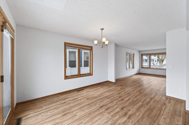 667 Aurora Avenue, Saint Paul, MN 55104