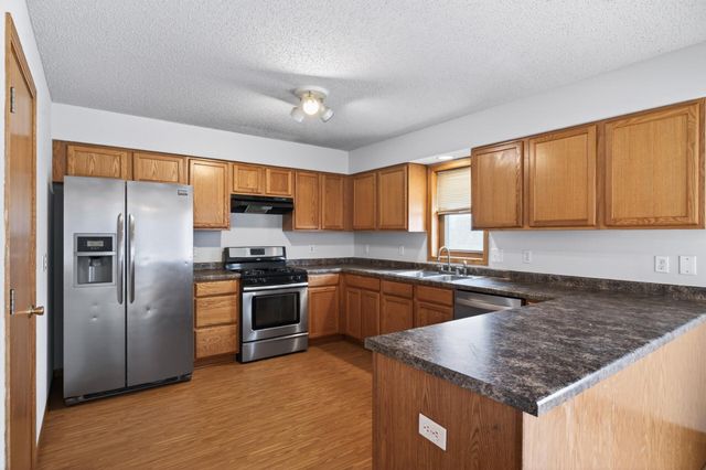 667 Aurora Avenue, Saint Paul, MN 55104