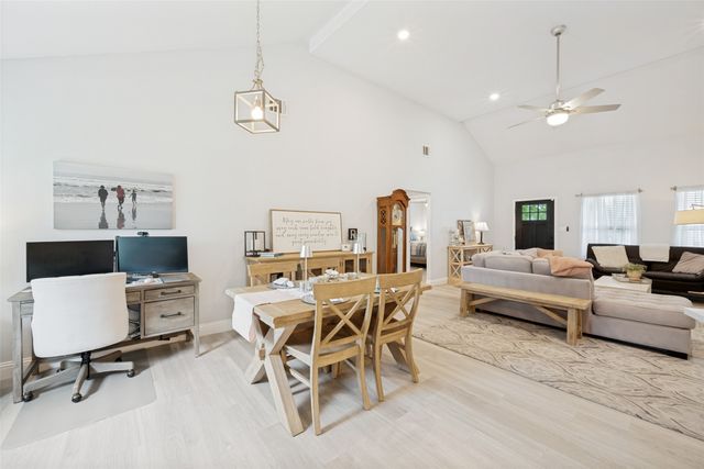 324 Hillcroft Road, Fort Worth, TX 76108