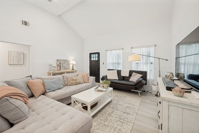 324 Hillcroft Road, Fort Worth, TX 76108