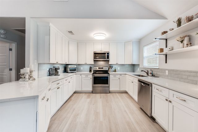 324 Hillcroft Road, Fort Worth, TX 76108