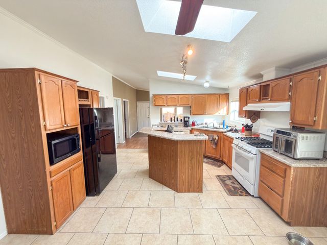 8905 Odin Road SW, Albuquerque, NM 87121