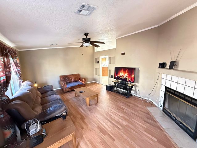 8905 Odin Road SW, Albuquerque, NM 87121