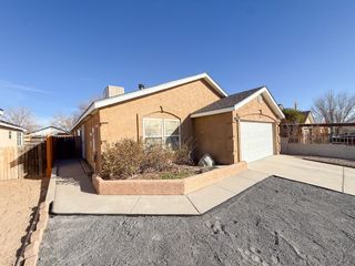 8905 Odin Road SW, Albuquerque, NM 87121