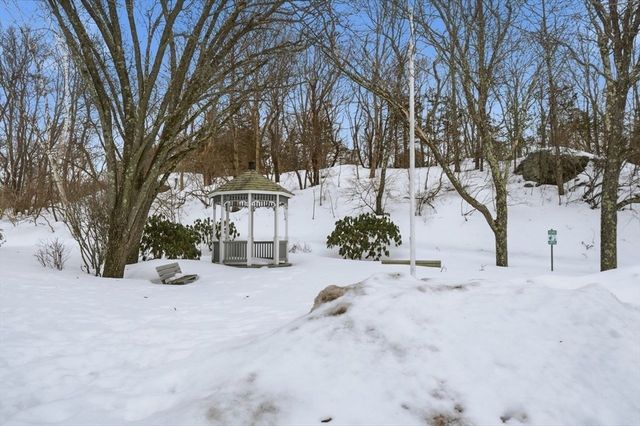 8 Russell Dr 7D, Salem, MA 01970