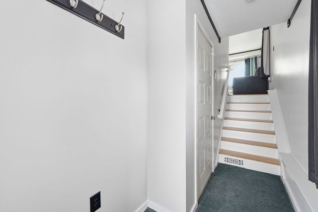 8 Russell Dr 7D, Salem, MA 01970