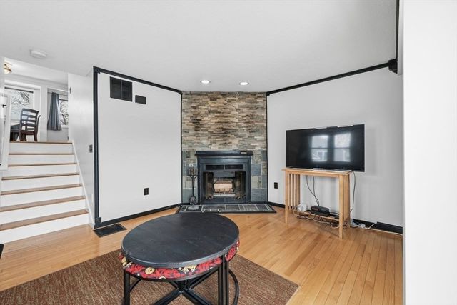 8 Russell Dr 7D, Salem, MA 01970