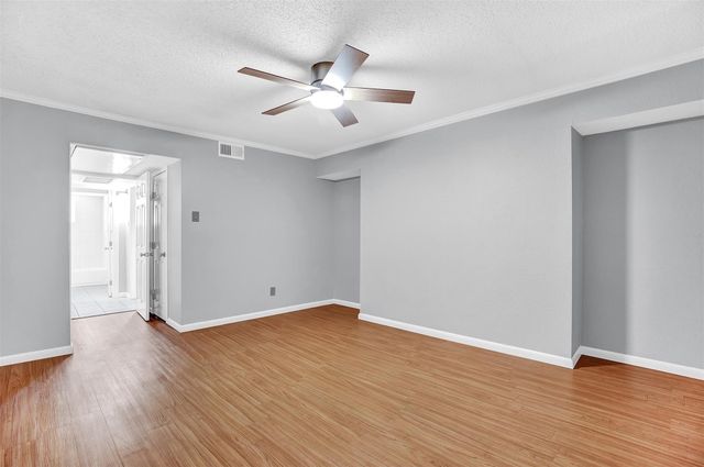 7705 Meadow Park Drive 209, Dallas, TX 75230
