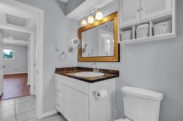 7705 Meadow Park Drive 209, Dallas, TX 75230