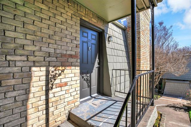 7705 Meadow Park Drive 209, Dallas, TX 75230